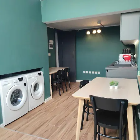 Three Cities 招待所 3*