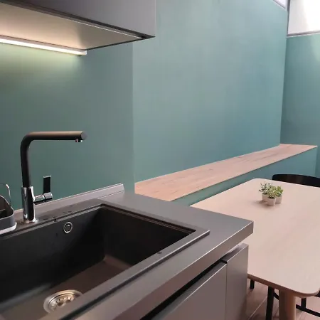 Three Cities 招待所 3*