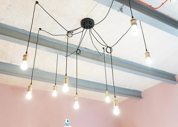 Pensión Three Cities 3*